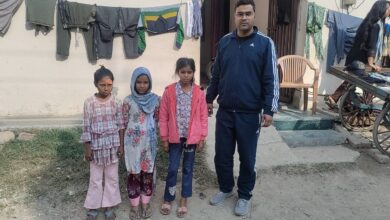 स्कूल की छत का प्लास्टर गिरने की घटना पर मुख्य शिक्षा अधिकारी तथा खंड शिक्षा अधिकारी को दिया शोकॉज