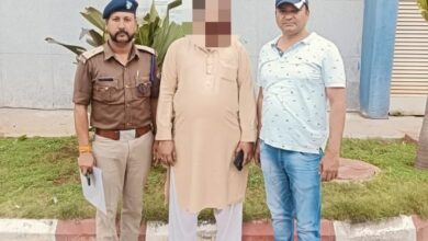 पुलिस ने ढूंढ निकाला बीस हजार रुपये का ईनामी पुलिस ने ढूंढ निकाला बीस हजार रुपये का ईनामी