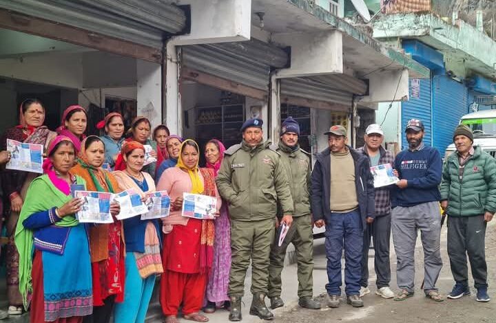 चमोली पुलिस का जनजागरुकता अभियान
