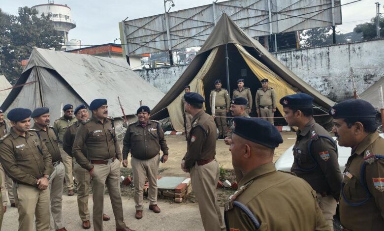 पुलिस लाइन में आयोजित की गई वर्ष की प्रथम परेड