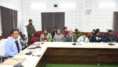 प्रेक्षक ने की राजनैतिक दलों के प्रत्याशियों के साथ बैठक