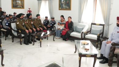 छात्र-छात्राओं ने की राज्यपाल से मुलाकात छात्र-छात्राओं ने की राज्यपाल से मुलाकात