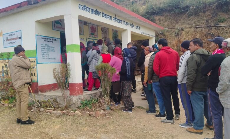 11 नगर निगमों समेत 100 निकायों में मतदान