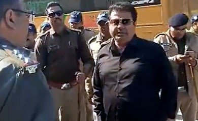 बैठक में भाग लेने जा रहे खानपुर विधायक उमेश कुमार को पुलिस ने लिया हिरासत में