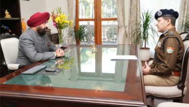 डीजीपी ने की राज्यपाल से मुलाकात