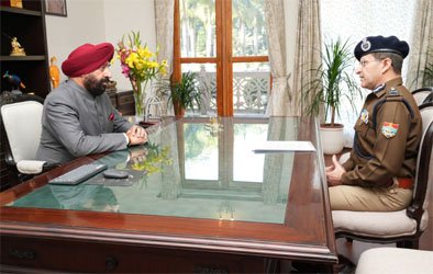 डीजीपी ने की राज्यपाल से मुलाकात