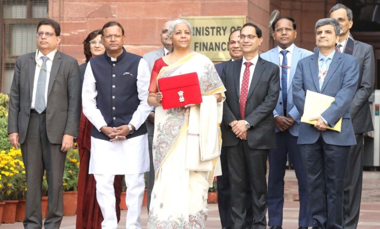 नई कर व्यवस्था के तहत 12 लाख रुपये तक की वार्षिक आय पर कोई आयकर नहीं