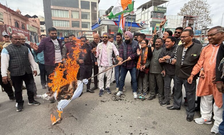 कैबिनेट मंत्री अग्रवाल का इस्तीफा ले धामी सरकार