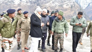 सीएम ने लिया हिमस्खलन क्षेत्र का हवाई सर्वेक्षण कर स्थिति का जायजा