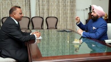 अपर पुलिस महानिदेशक ने की राज्यपाल से मुलाकात अपर पुलिस महानिदेशक ने की राज्यपाल से मुलाकात