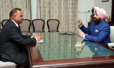 अपर पुलिस महानिदेशक ने की राज्यपाल से मुलाकात अपर पुलिस महानिदेशक ने की राज्यपाल से मुलाकात