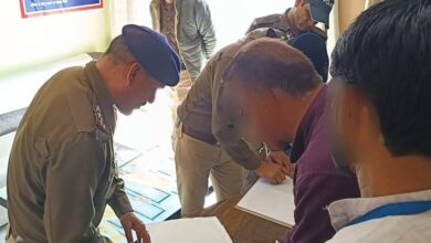 एसएसपी के निर्देश पर लगातार सत्यापन अभियान चला रही पुलिस एसएसपी के निर्देश पर लगातार सत्यापन अभियान चला रही पुलिस