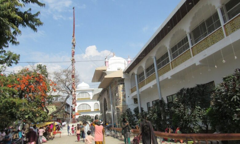 देहरादून का ऐतिहासिक झंडा मेला बेहद ख़ास देहरादून का ऐतिहासिक झंडा मेला बेहद ख़ास