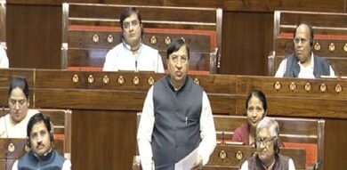 जो लोग घुसपैठिए को भारत ला रहे है उन पर सख्ती बरतने की मांग जो लोग घुसपैठिए को भारत ला रहे है उन पर सख्ती बरतने की मांग