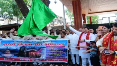 Uttarakhand News: सीएम धामी ने चारों धामों में ‘मुख्य सेवक भंडारा’ के सेवादारों की टीम को हरी झंडी दिखाकर किया रवाना…. Uttarakhand News: सीएम धामी ने चारों धामों में ‘मुख्य सेवक भंडारा’ के सेवादारों की टीम को हरी झंडी दिखाकर किया रवाना….