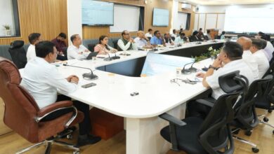 Uttarakhand News: मुख्य सचिव आनंद बर्द्धन की अध्यक्षता में सचिव समिति की बैठक आयोजित, सभी विभागों में ई-ऑफिस लागू करने के अधिकारियों को दिए कड़े निर्देश…