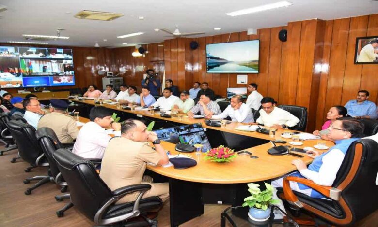 Uttarakhand News: धामी कैबिनेट बैठक में कई अहम प्रस्तावों पर मुहर की तैयारी, जानिए किन-किन चीजों पर है सरकार का फोकस… Uttarakhand News: धामी कैबिनेट बैठक में कई अहम प्रस्तावों पर मुहर की तैयारी, जानिए किन-किन चीजों पर है सरकार का फोकस…