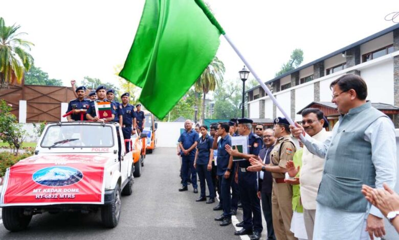Uttarakhand News: NDRF जवानों को तृतीय पर्वतारोहण अभियान पर रवाना होने पर CM धामी ने दी शुभकामनाएं…