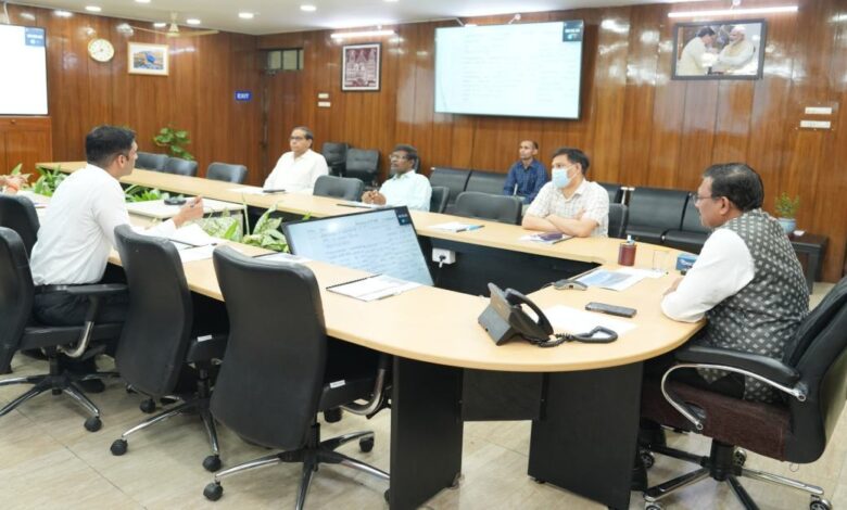 Uttarakhand News: मुख्य सचिव आनंद बर्द्धन की अध्यक्षता में टिहरी परियोजना पर उच्च स्तरीय समीक्षा बैठक: अधिकारियों को दिए कड़े निर्देश, कहा- लापरवाही न बरतें…