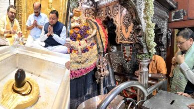 Uttarakhand News: मुख्यमंत्री पुष्कर सिंह धामी ने काशी में बाबा विश्वनाथ और काल भैरव के किए दर्शन….