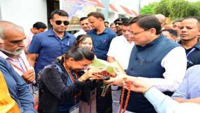 Uttarakhand News: सीएम धामी ने कैलाश मानसरोवर यात्रा के पहले दल को दिखाई हरी झंडी, बोले– श्रद्धालुओं की सुरक्षा और सुविधा के लिए सभी व्यवस्थाएं पूरी….