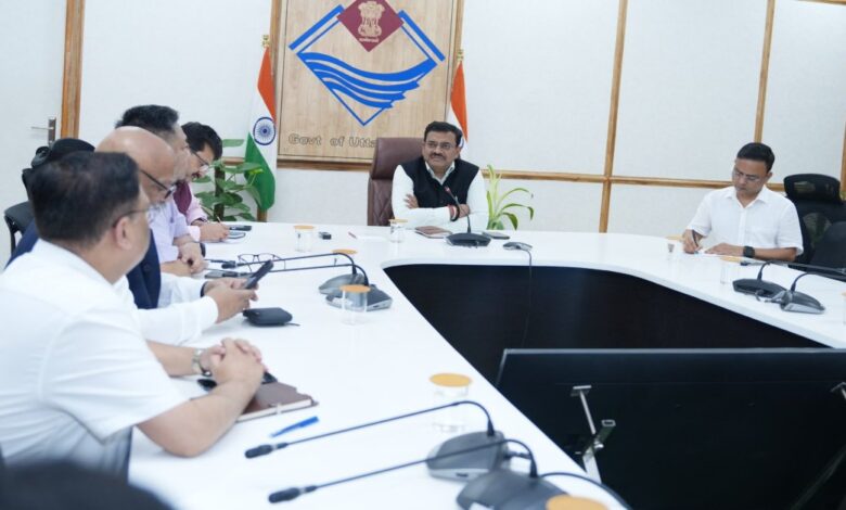Uttarakhand News: ‘योजनाओं का बेहतर तरीके से इंप्लीमेंटेशन करें’, मुख्य सचिव ने अधिकारियों को दिए निर्देश, कहा- आम जनता को न हो कोई परेशानी…