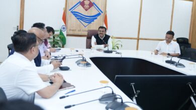 Uttarakhand News: ‘योजनाओं का बेहतर तरीके से इंप्लीमेंटेशन करें’, मुख्य सचिव ने अधिकारियों को दिए निर्देश, कहा- आम जनता को न हो कोई परेशानी…