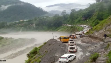 Uttarakhand News: उत्तरकाशी में लगातार बारिश से गंगोत्री-यमुनोत्री हाईवे बंद, भूस्खलन से यात्रियों को भारी परेशानी…