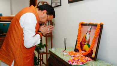 महर्षि वाल्मीकि को सीएम ने किए श्रद्धासुमन अर्पित 