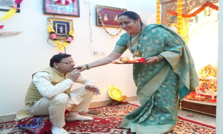 Uttarakhand News: CM धामी ने दी राज्य की सभी बहनों को भैया दूज की शुभकामनाएं, कहा- सभी का अटूट स्नेह और प्रेम सदा बना रहे, सभी परिवारों में खुशहाली और समृद्धि आए….