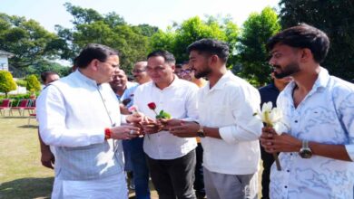 CM आवास पर उमड़ा जनसैलाब: CM धामी ने कहा- दीपावली हमें अंधकार पर प्रकाश, बुराई पर अच्छाई और असत्य पर सत्य की जीत का संदेश देती है….