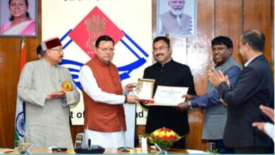 सड़क सुरक्षा में उत्कृष्ट प्रदर्शन: देहरादून में सीएम धामी ने आठ अधिकारियों को दिया पुरस्कार..