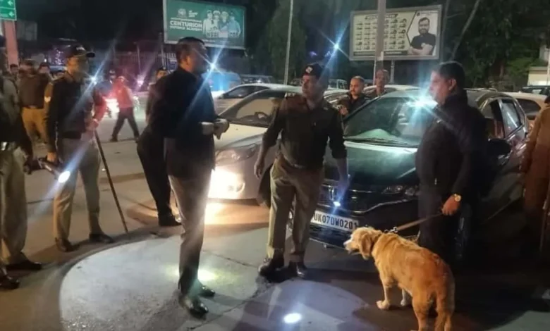 “दिल्ली धमाके का असर: उत्तराखंड में बढ़ाई गई सुरक्षा, बॉर्डर पर कड़ी निगरानी” “दिल्ली धमाके का असर: उत्तराखंड में बढ़ाई गई सुरक्षा, बॉर्डर पर कड़ी निगरानी”