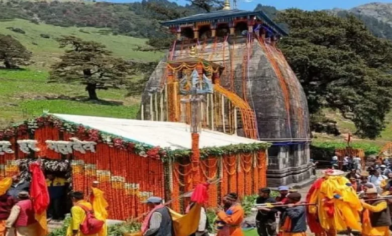 “मद्महेश्वर मंदिर के कपाट शीतकाल के लिए बंद, चल विग्रह डोली 21 को पहुंचेगी ऊखीमठ”