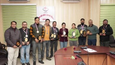 उत्तराखण्ड सूचना कर्मचारी संघ की प्रथम इंडोर खेल प्रतियोगिता संपन्न, विजेताओं को मिले पुरस्कार..