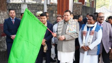 मुख्यमंत्री पुष्कर सिंह धामी ने आज “ग्रामीण गढ़वाल समग्र स्वास्थ्य सेवा परियोजना” के अंतर्गत मोबाइल मेडिकल यूनिट वाहनों का फ्लैग‑ऑफ किया