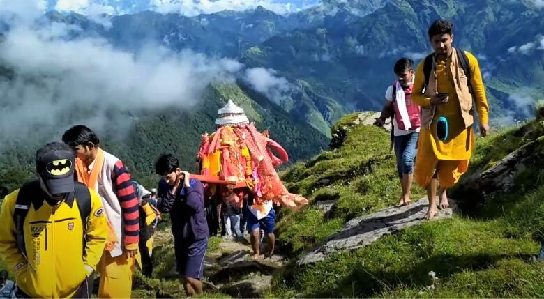 आस्था की महायात्रा नंदा देवी राजजात की तैयारियां शुरू, दिनपट्टा महोत्सव बना आकर्षण.. आस्था की महायात्रा नंदा देवी राजजात की तैयारियां शुरू, दिनपट्टा महोत्सव बना आकर्षण..