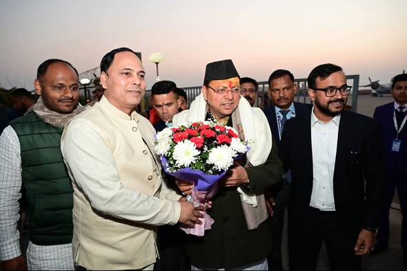 लखनऊ आगमन पर मुख्यमंत्री पुष्कर सिंह धामी का प्रवासी उत्तराखण्डियों ने किया आत्मीय स्वागत..