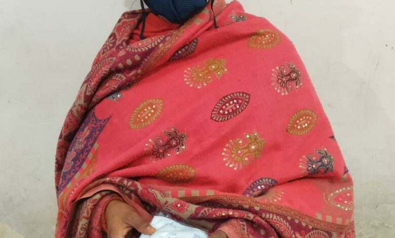 मादक पदार्थों की तस्करी में लिप्त 01 महिला अभियुक्ता को दून पुलिस ने किया गिरफ्तार मादक पदार्थों की तस्करी में लिप्त 01 महिला अभियुक्ता को दून पुलिस ने किया गिरफ्तार