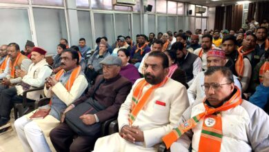 प्रदेश के विभिन्न पदाधिकारियों ने रविदास जी की जयंती  पर उनके चित्र पर माला अर्पण कर उन्हें याद किया l