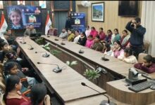 देहरादून के जिलाधिकारी सविन बंसल ने ‘प्रोजेक्ट नंदा-सुनंदा’ के तहत आर्थिक रूप से कमजोर और अनाथ बालिकाओं को शिक्षा के लिए वित्तीय सहायता प्रदान की है