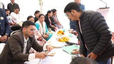 मृत्यु प्रमाण पत्र प्रकरण में लापरवाही; डीएम ने डीपीआरओ का रोका वेतन तो जारी हुए प्रमाण पत्र