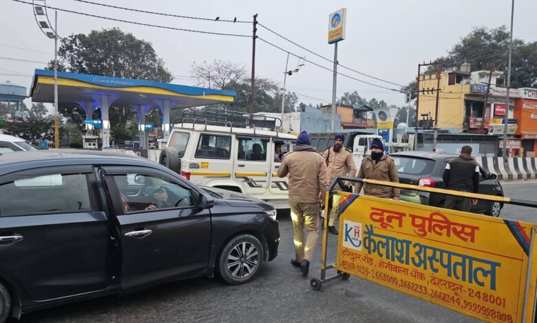 बिछडों को अपनों से मिलाकर दून पुलिस ने बिखेरी मायूस चेहरों पर मुस्कान