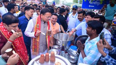 बुलडोजर से भी हुआ भव्य स्वागत, सड़कों पर उमड़ा जनसैलाब!