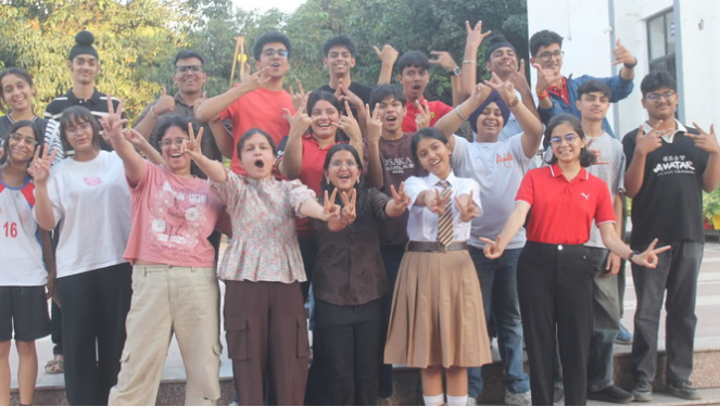 CBSE Board 10th Result: 16 वें स्थान पर रहा दून रीजन, 91.59% रहा परिणाम, बेटियों ने फिर बेटों को पछाड़ा