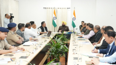 चारधाम यात्रा: राज्यपाल ने की बैठक, कहा-साइबर अपराध, फर्जी हेली टिकट-होटल बुकिंग धोखाधड़ी से सख्ती से निपटें