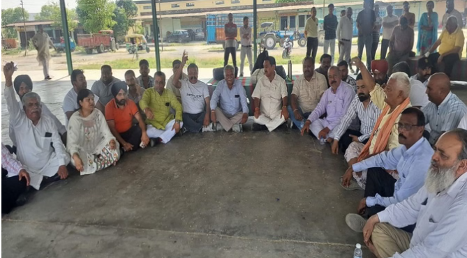 Rudrapur: बेहड़ ने खोया आपा, बोले-किसानों को परेशानी हुई तो अधिकारियों को जूतों से पिटवाऊंगा