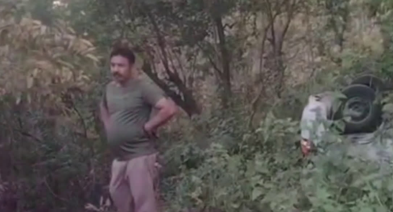 टनकपुर में वॉक कर रहे लोगों को टक्कर मारने के बाद कार पलटी, चार लोग घायल