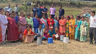 पिथौरागढ़ के उडियारी में बिना पानी के बिल थमाने का आरोप, नाराज ग्रामीणों ने किया प्रदर्शन