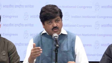 Uttarakhand: चुनावी मोर्चे पर अकेले पड़ गए कांग्रेस के कमांडर, नेताओं की खींचतान से घमासान, बनना पड़ रहा ढाल Uttarakhand: चुनावी मोर्चे पर अकेले पड़ गए कांग्रेस के कमांडर, नेताओं की खींचतान से घमासान, बनना पड़ रहा ढाल